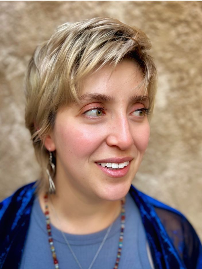 Nadine, founder of Nadine Helps